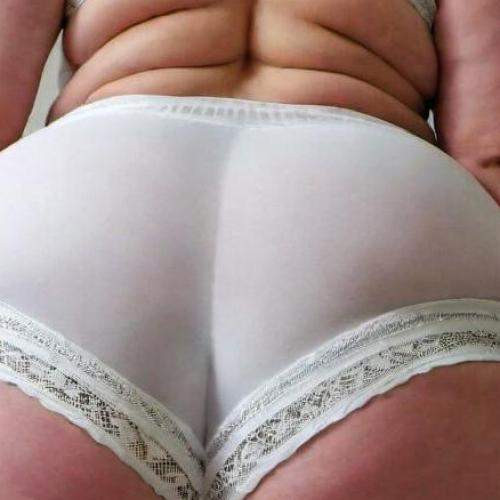 Andrea Hot Moms Ottawa with a Funny Bone