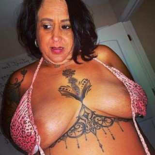 Angela, Ottawa hot moms with a lens in hand